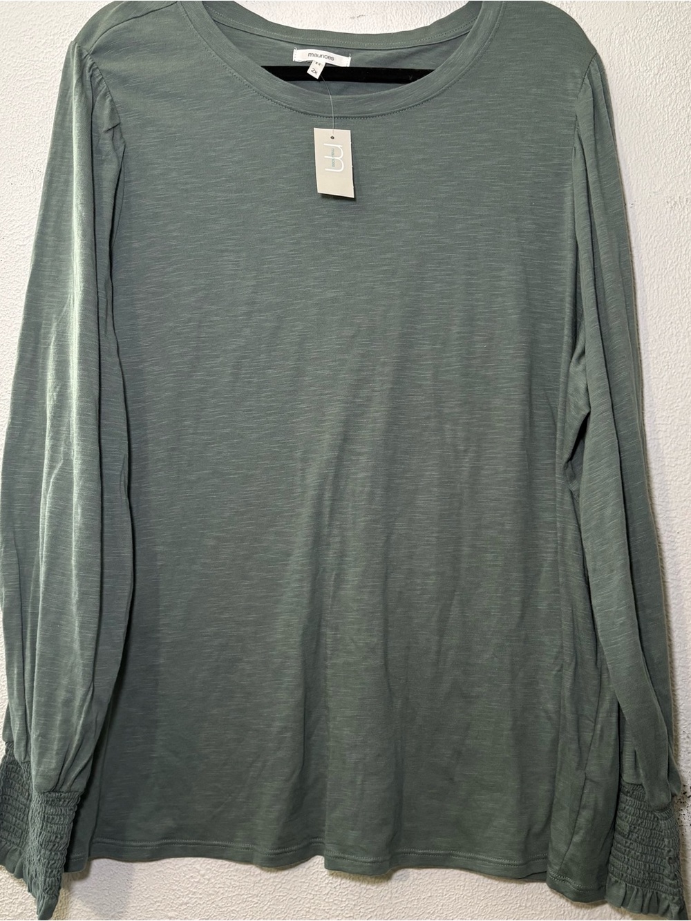 Maurices Women's 2X Long Sleeve Crewneck Shirt with Shirred Cuffs in Sage Green